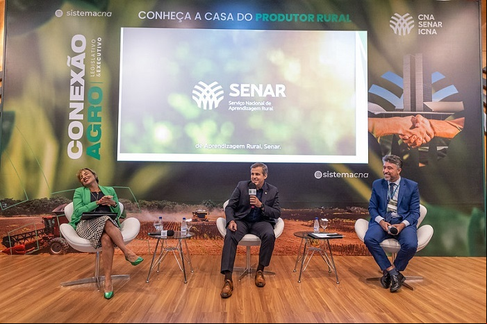 Valmor Falkemberg Boelhouwer Júnior, assessor do Senar, com os mediadores