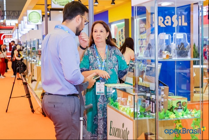 A empresa Essenciale, representada por Nívia Alcici foi finalista no Salão de Inovação da SIAL